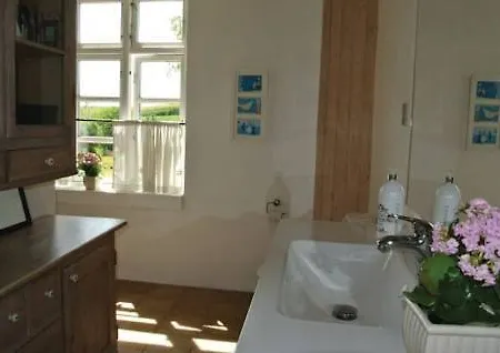 Stoense Udflyttervej Holiday home Skattebolle