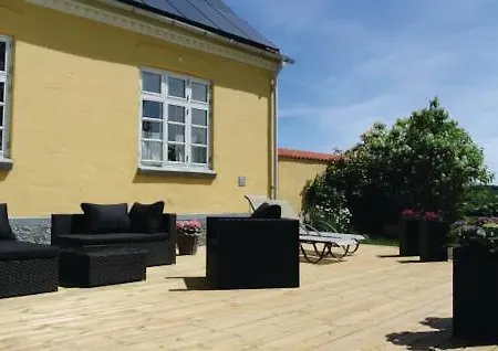 7 Bedroom Stunning In Tranekaer Holiday home Skattebolle