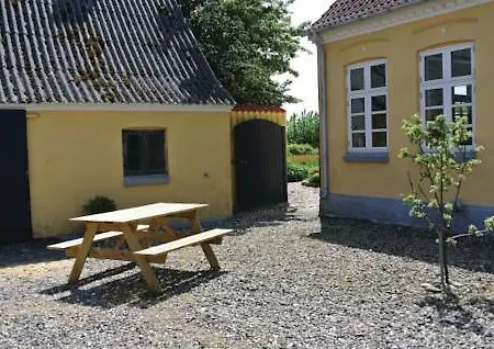 Holiday home 7 Bedroom Stunning In Tranekaer