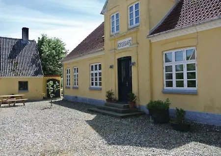 7 Bedroom Stunning In Tranekaer Skattebolle