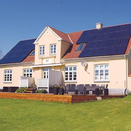 7 Bedroom Stunning In Tranekaer Holiday home Skattebolle